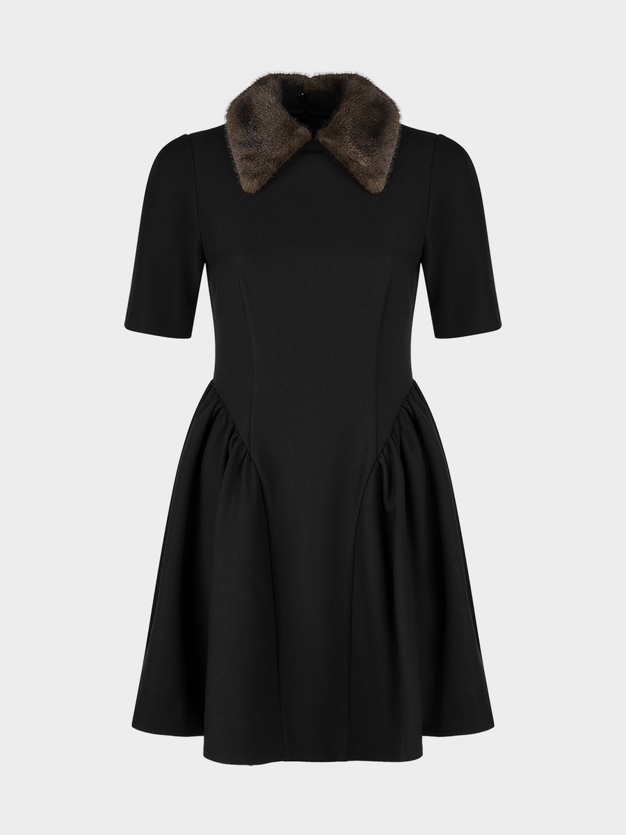 Платье с меховым воротником