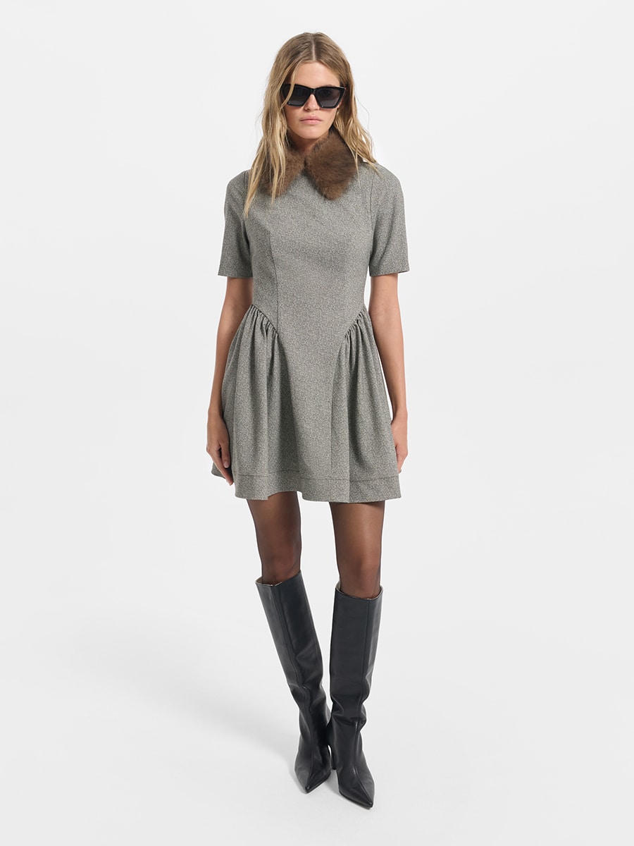 Платье со съемным меховым воротником