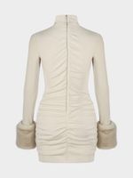 Платье с меховыми манжетами