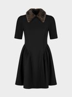 Платье с меховым воротником