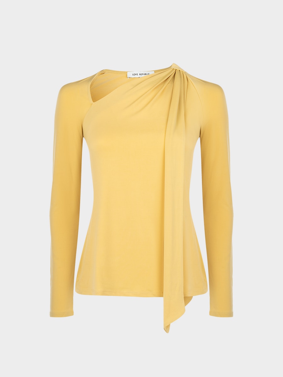 Лонгслив с асимметричным вырезом