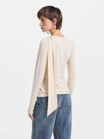 Лонгслив с асимметричным вырезом