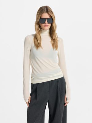 

Водолазка из полупрозрачной ткани