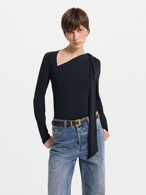 

Лонгслив с асимметричным вырезом