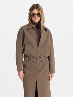 

Бомбер с отложным воротником