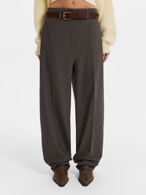 

Брюки свободного кроя с ремнем