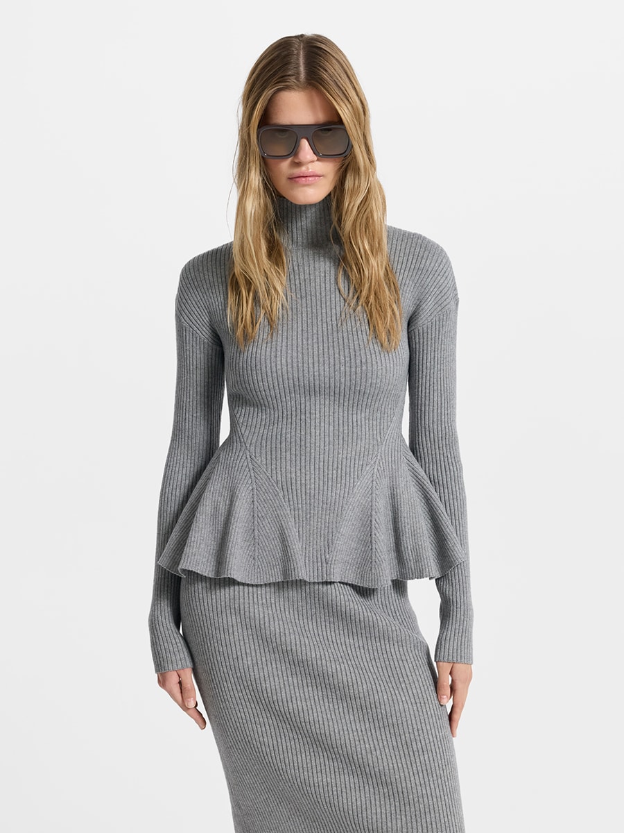 Водолазка с баской