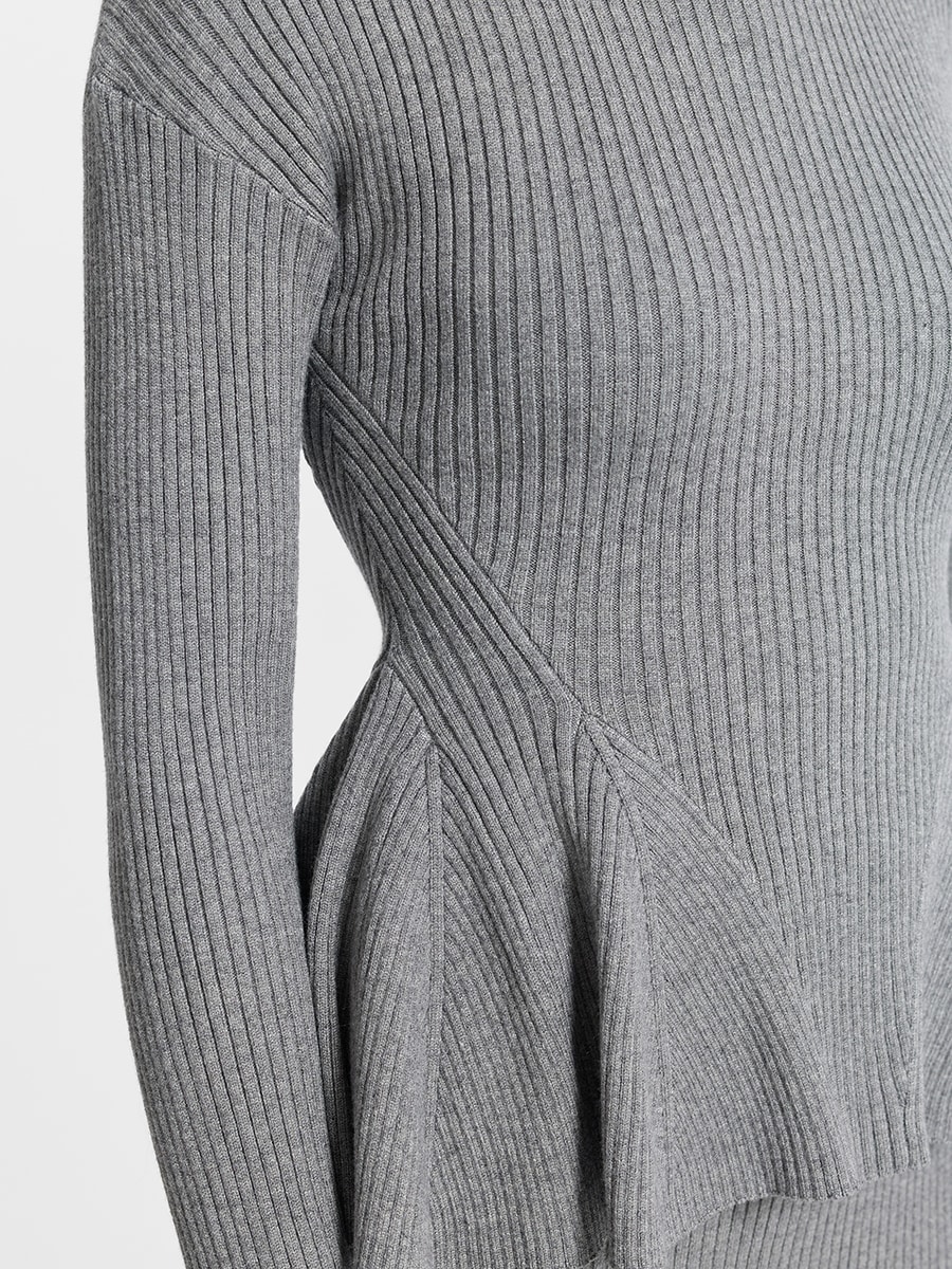 Водолазка с баской