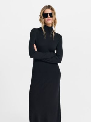 

Трикотажное платье миди