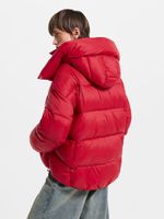 Стеганый пуховик с капюшоном