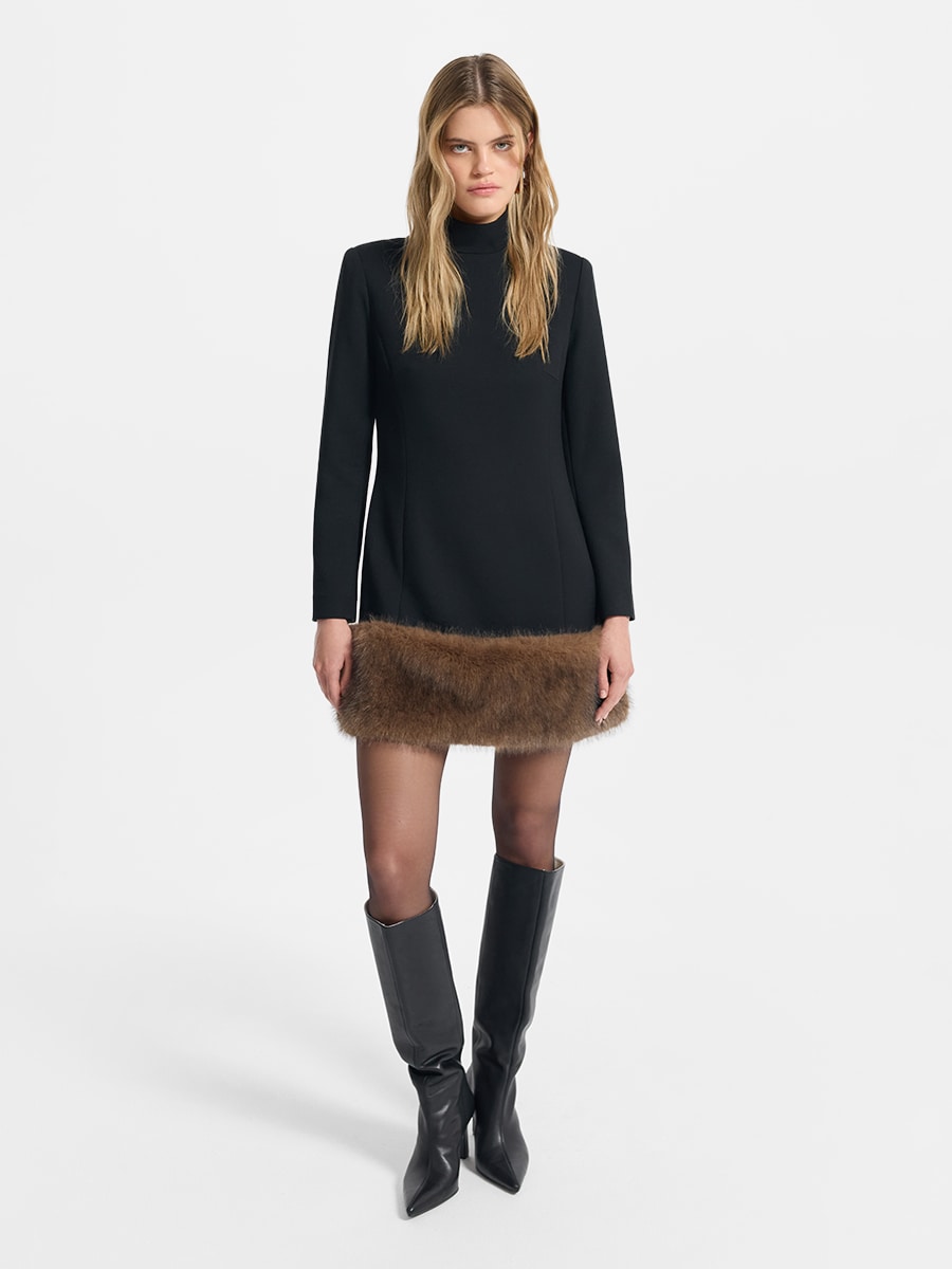 Платье с меховой опушкой
