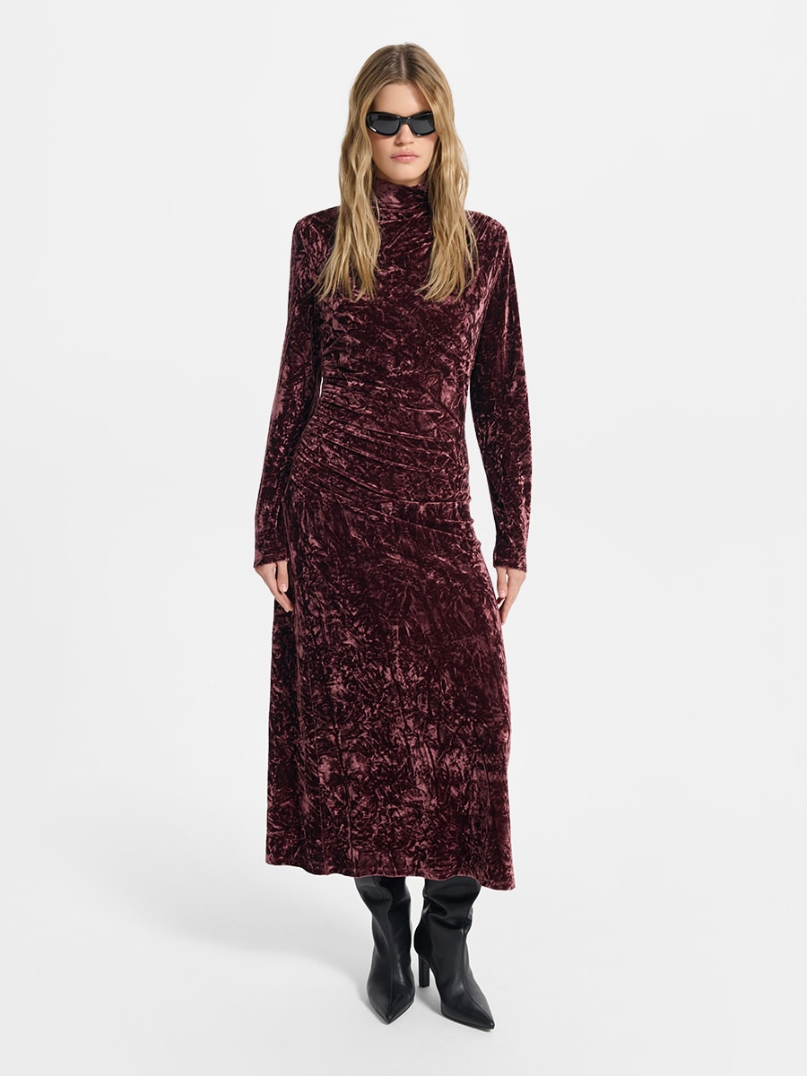 Бархатное платье