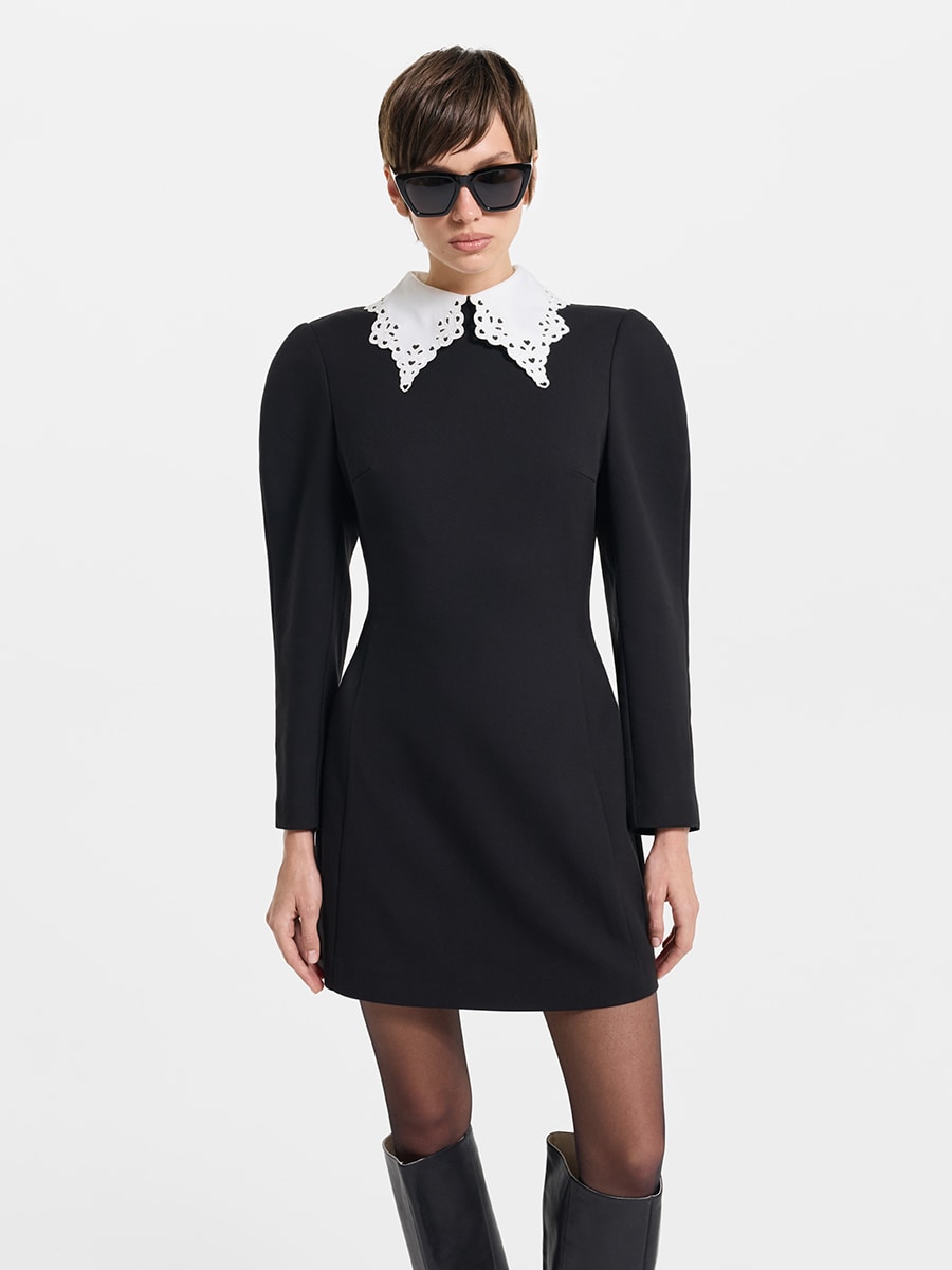 Платье с кружевным воротником