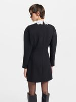 Платье с кружевным воротником