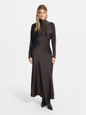 

Атласное платье миди с вырезом на спине