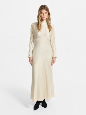 

Атласное платье миди с вырезом на спине