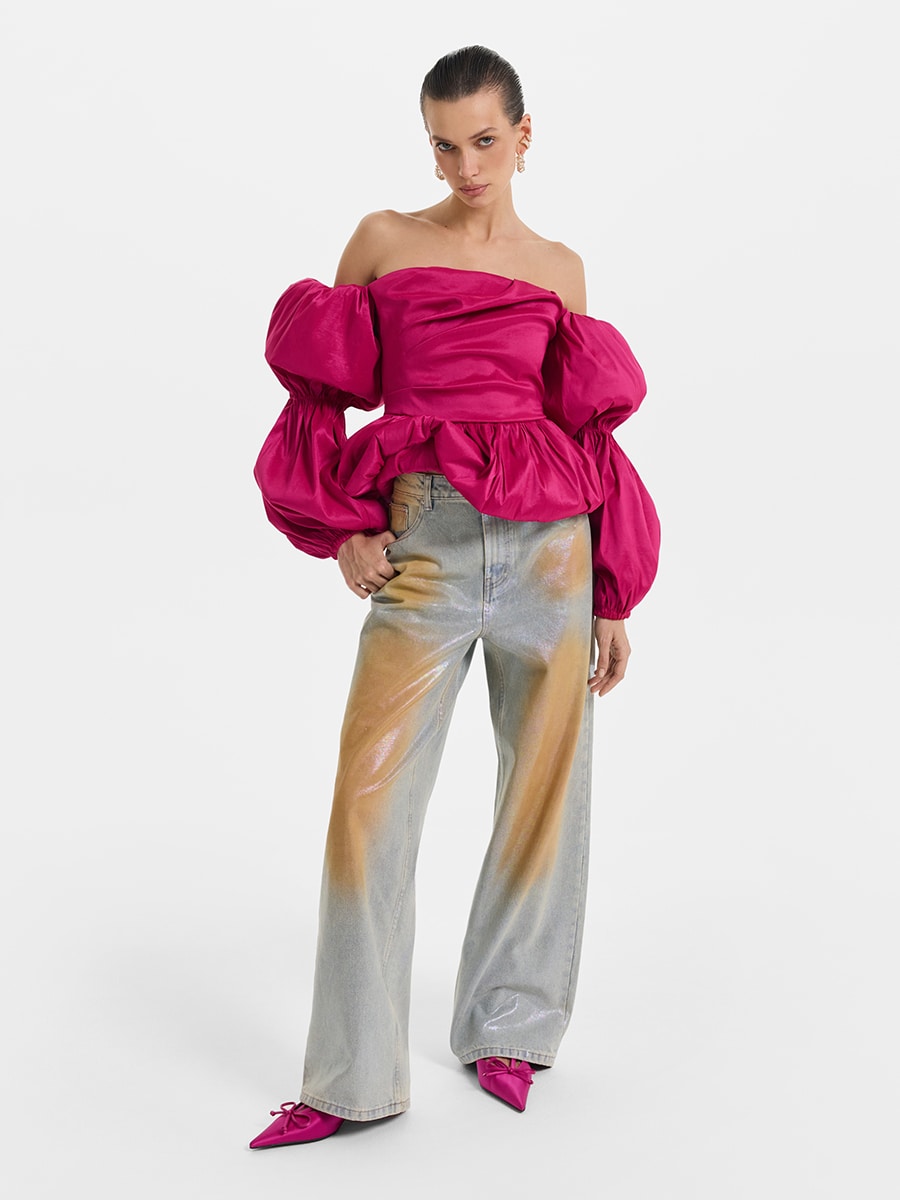 Топ с объемными рукавами