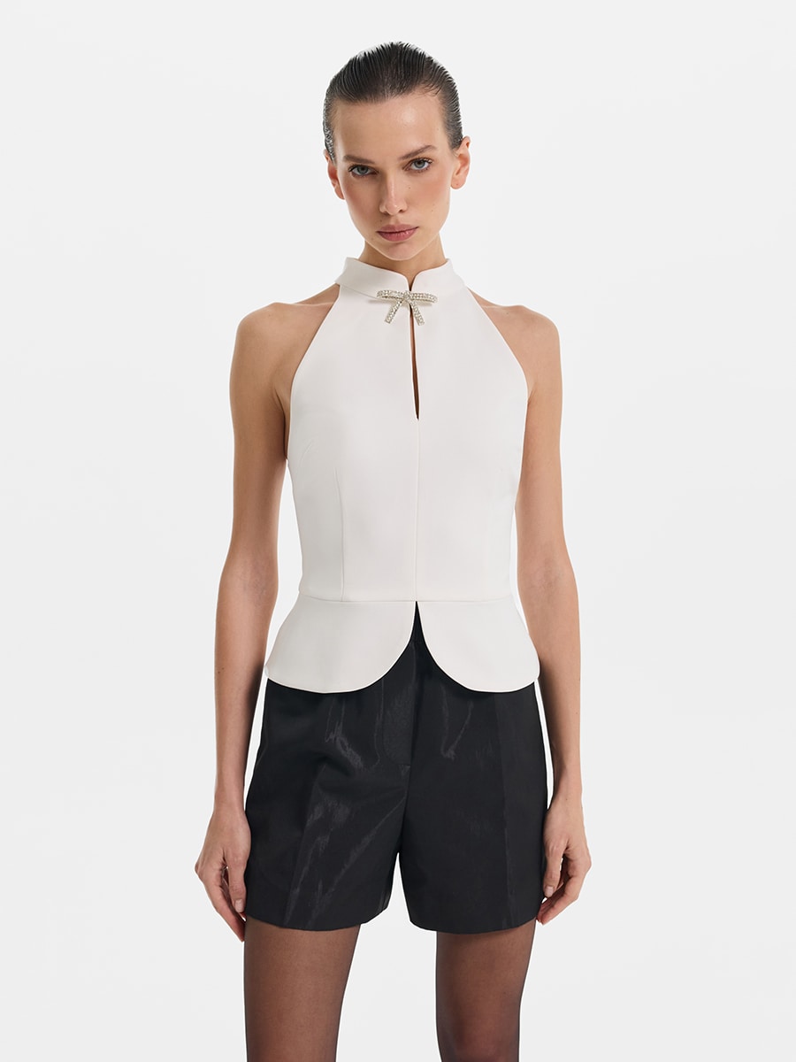 Топ с брошью-бантом