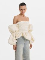 Топ с объемными рукавами