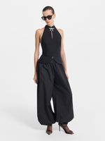 Топ с брошью