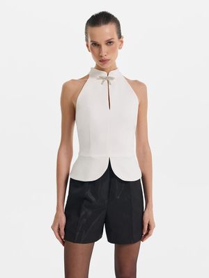 

Топ с брошью-бантом