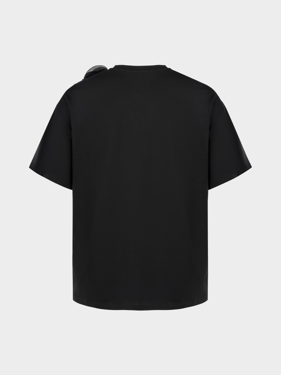 Футболка с объемным декором