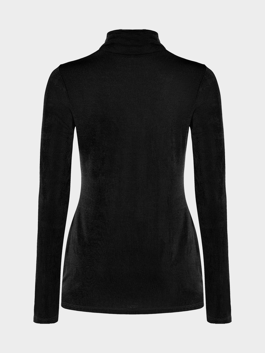 Водолазка с брошью