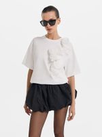 Футболка с объемным декором