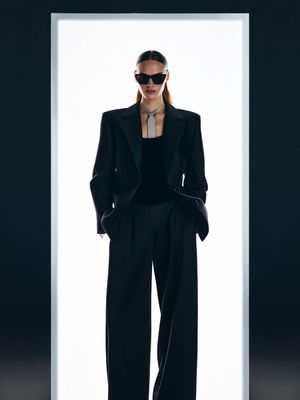 

Жакет из сатина с прозрачными вставками