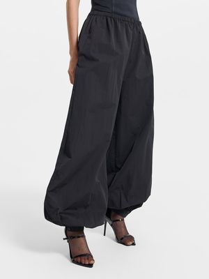 Объемные брюки из плотной ткани с хлопком