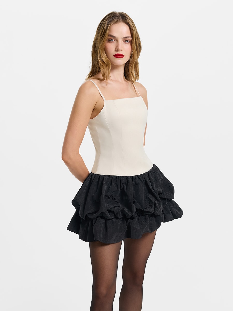 Комбинезон с объемными воланами