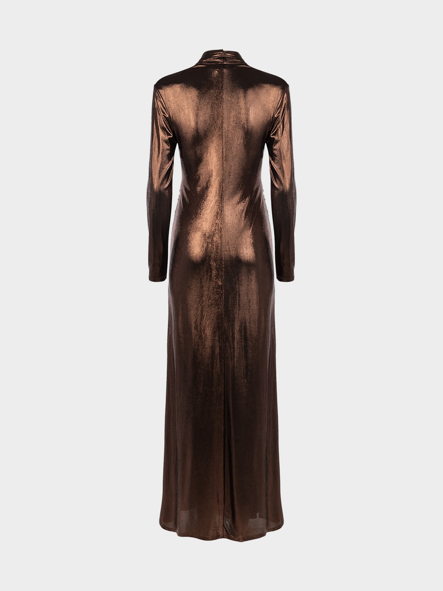 Платье из блестящей ткани