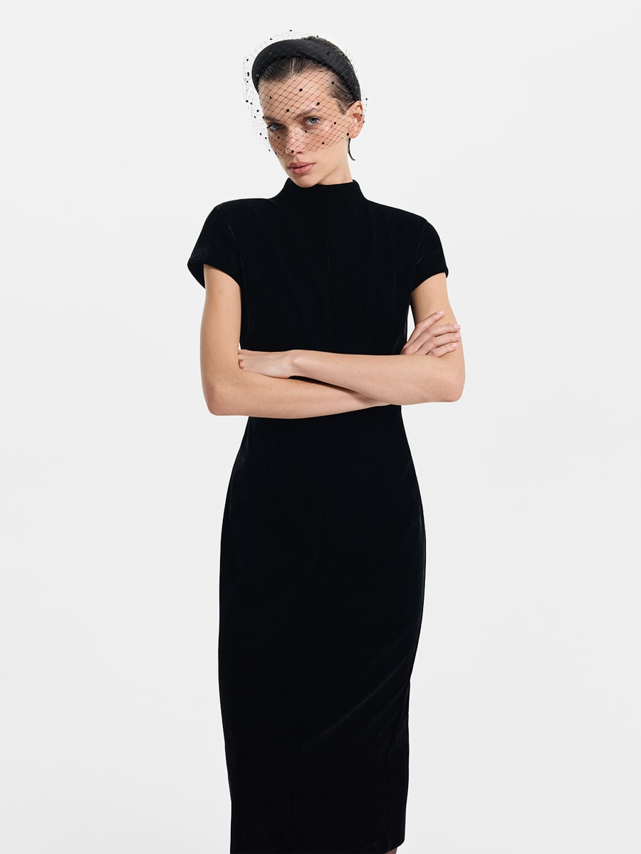 Бархатное платье-футляр