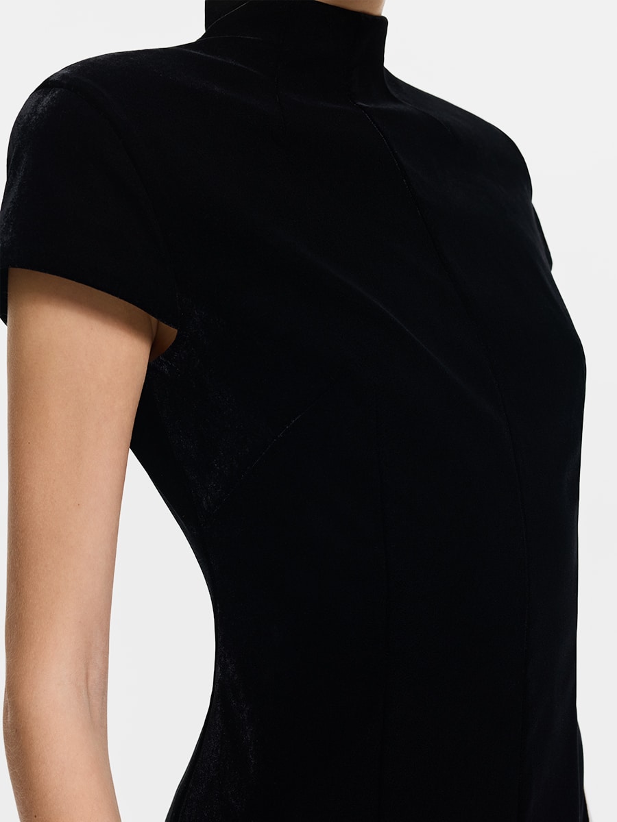 Бархатное платье-футляр