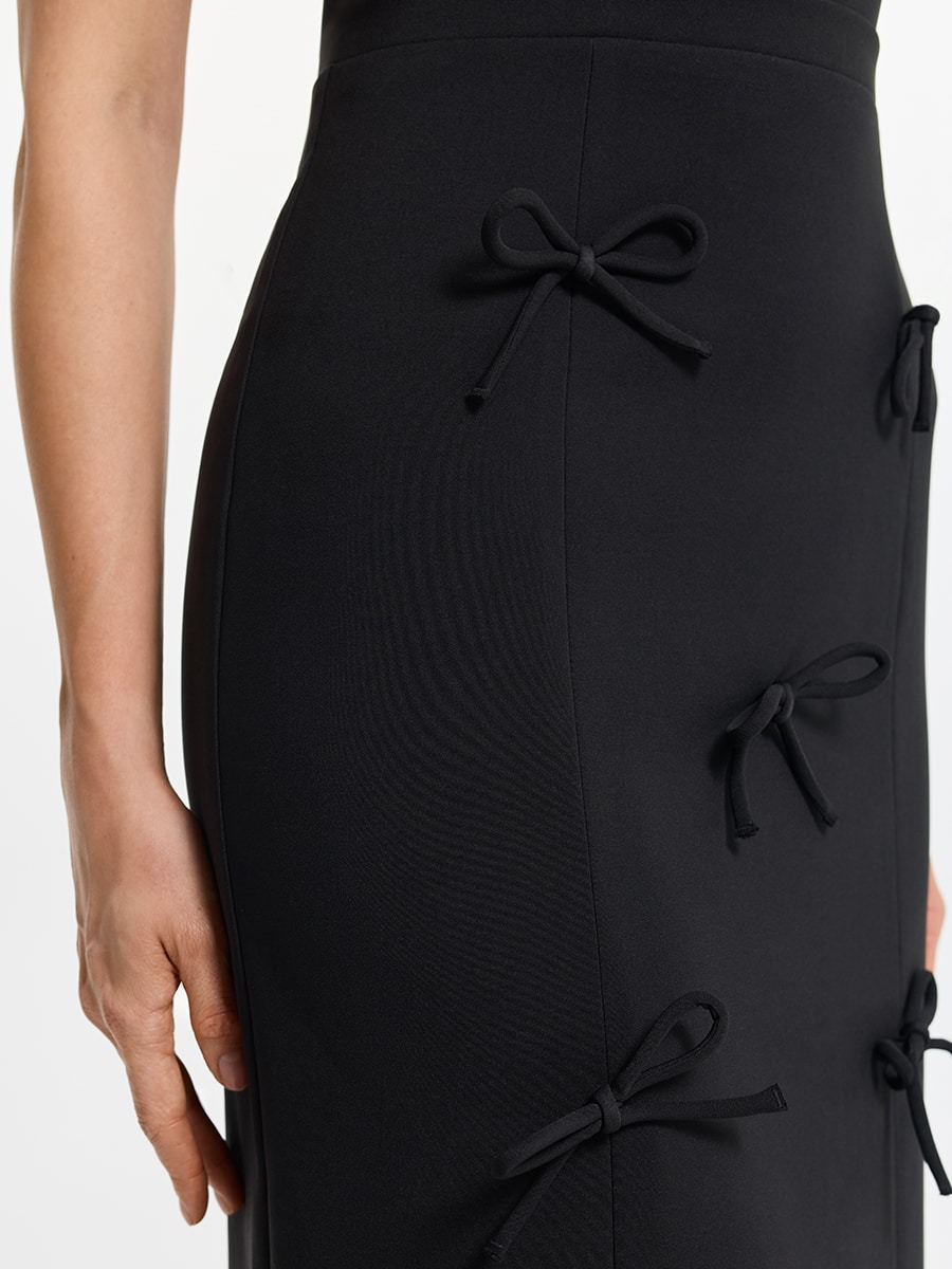 Платье-футляр с бантами