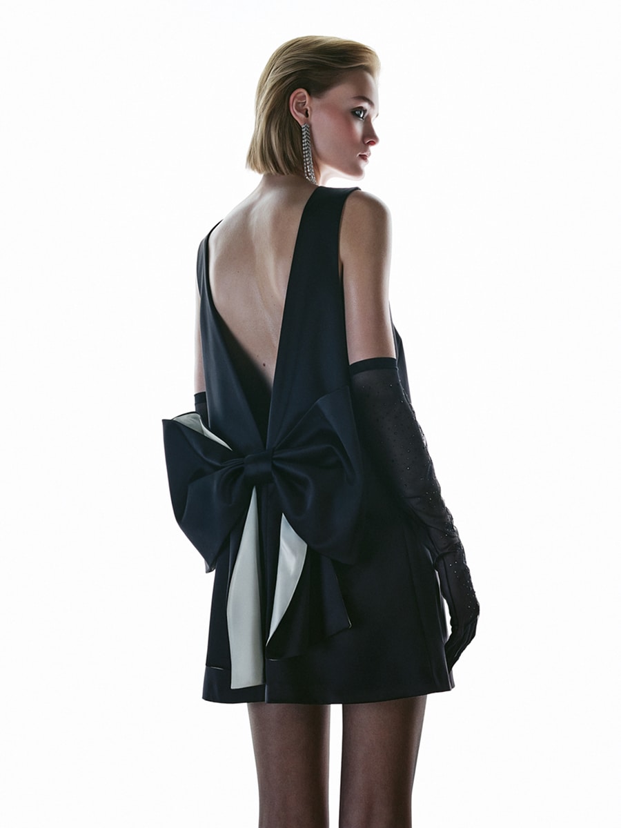 Комбинезон с объемным бантом