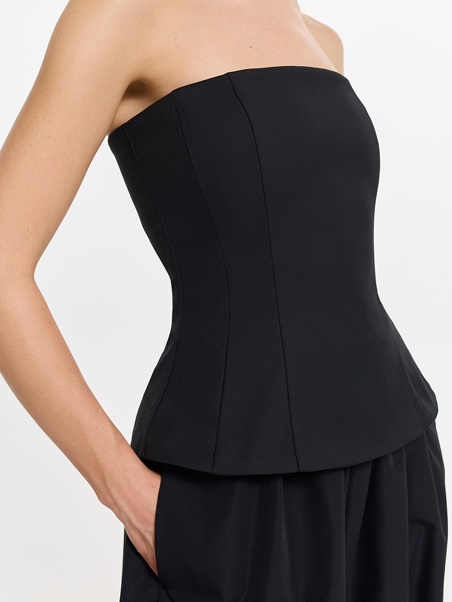 Комбинезон с открытыми плечами