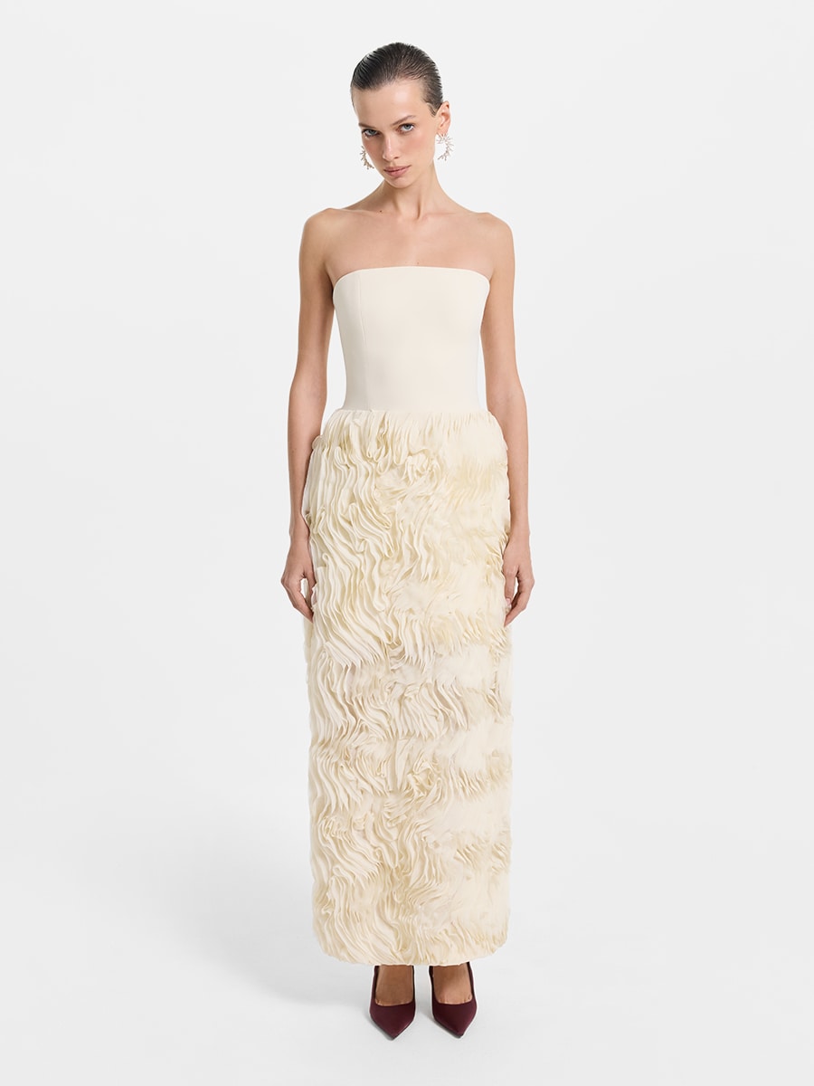 Платье с объемным подолом