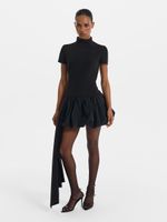 Платье мини со шлейфом