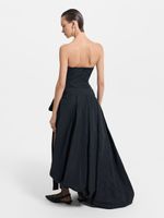 Платье со съемным шлейфом