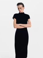 Бархатное платье-футляр