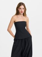 Комбинезон с открытыми плечами