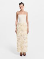 Платье с объемным подолом