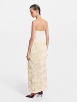 Платье с объемным подолом