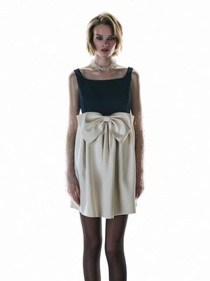 

Платье мини с бантом