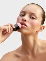 Бальзам-тинт для губ BLUSH