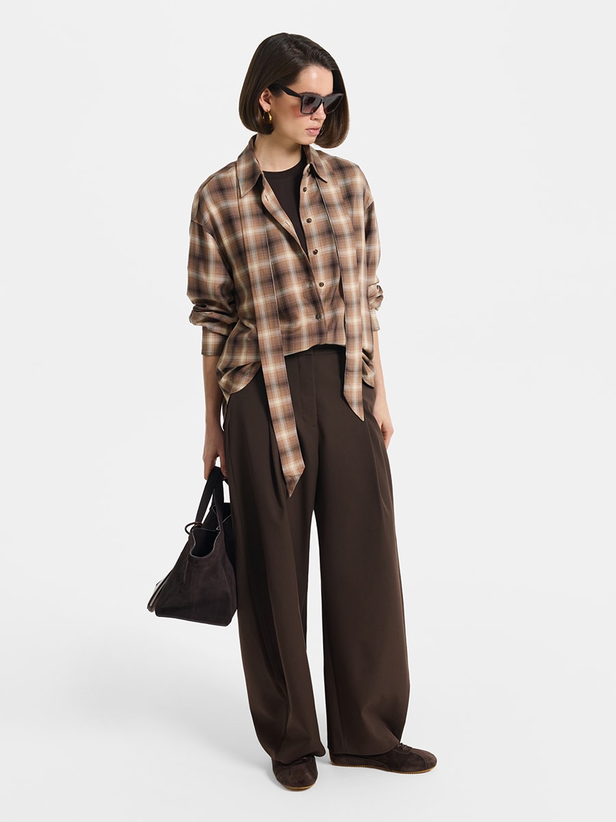 Блузка с галстуком