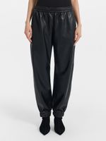 Брюки из экокожи