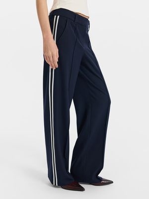 Брюки с лампасами