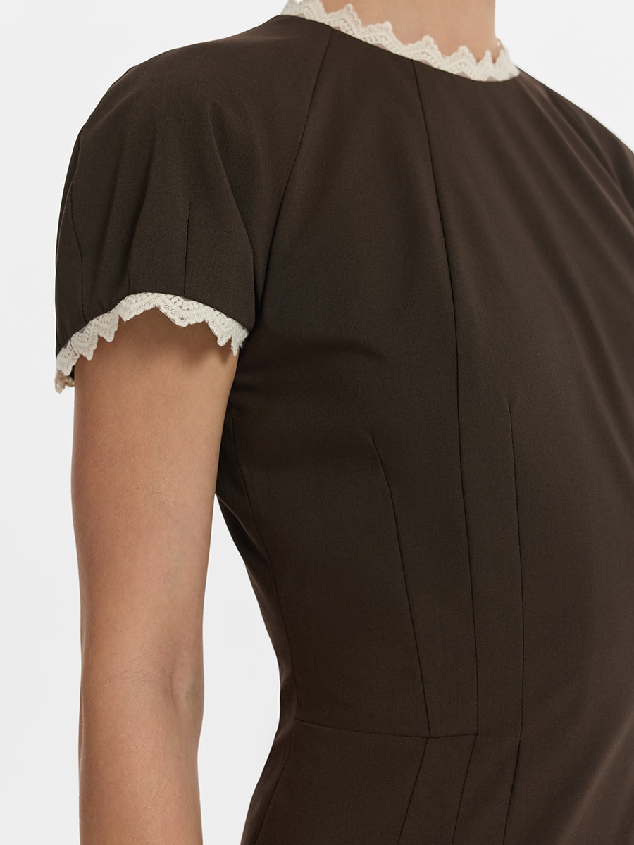 Платье с кружевом